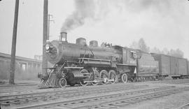 Northern Pacific steam locomotive 1633 at Tacoma, Washington, in 1940.