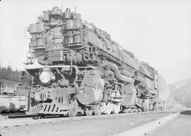 Northern Pacific steam locomotive 5114 at Easton, Washington, circa 1944.