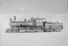 Northern Pacific steam locomotive 672 in 1916.